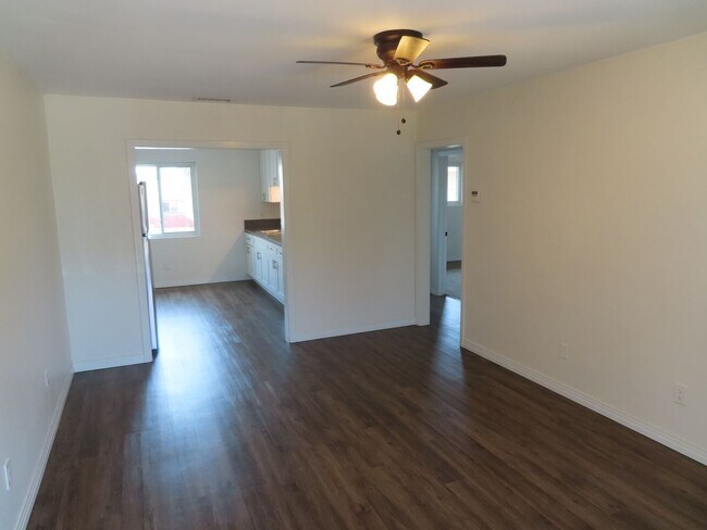 Building Photo - Renovated Two Bedroom Apartment in La Mesa