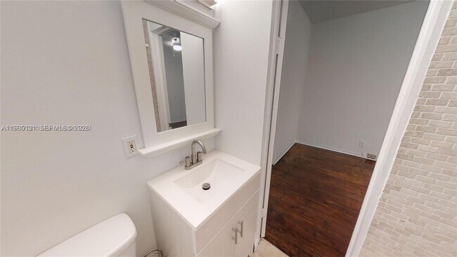 Building Photo - 639 12th St