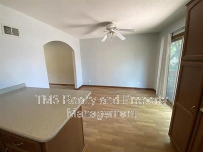 Foto del edificio - 12725 S Raintree Dr