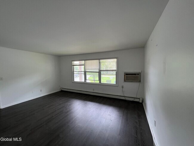Foto del edificio - 11-21-21 Ashdown Rd