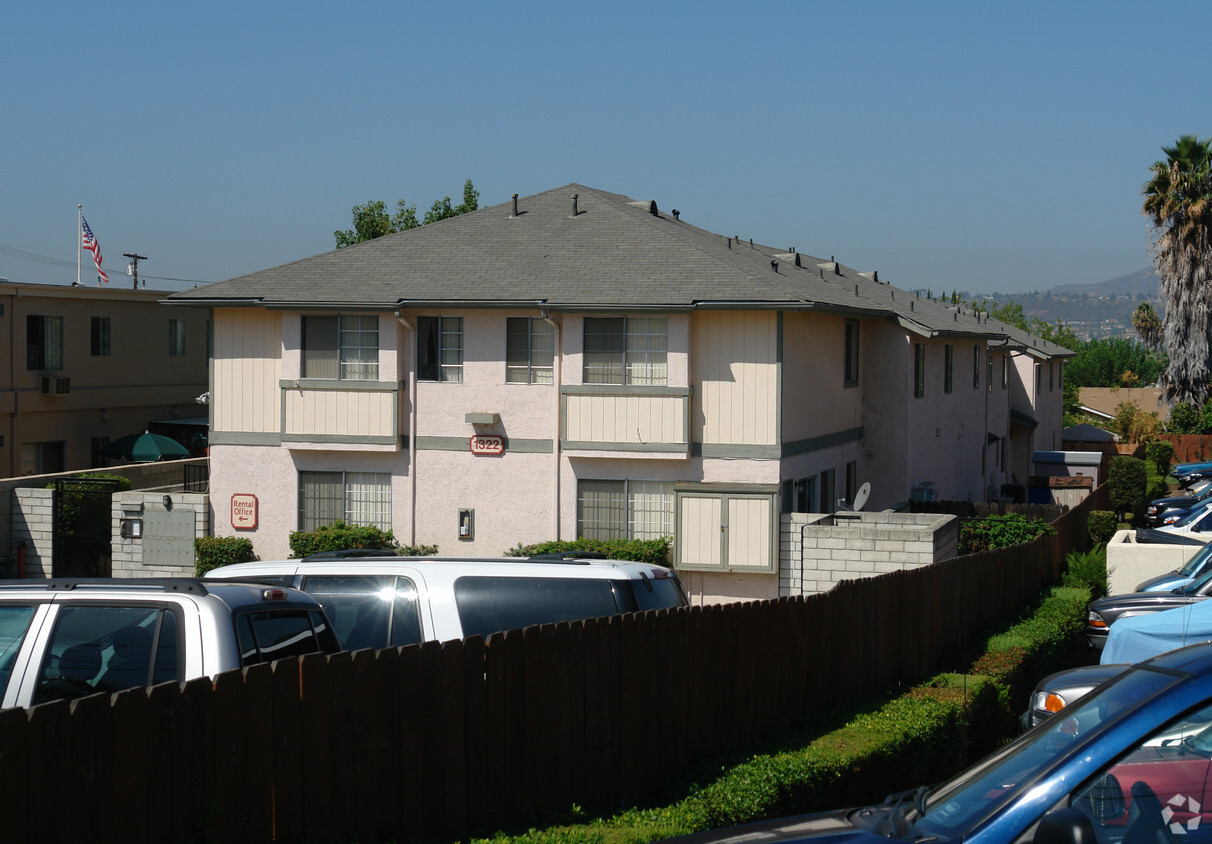 Building Photo - Bostonia Highland Townhomes