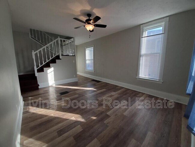 Building Photo - 838 F St