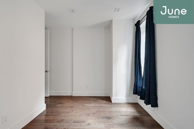 Building Photo - Full room in 4-bed/2.0-bath Home