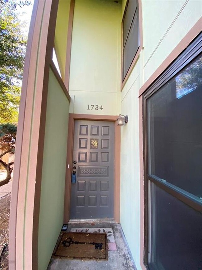 Building Photo - Cute 2 bedroom/2 bath Townhouse in Timber ...