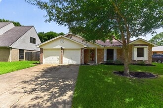 Building Photo - 16019 Mill Point Dr