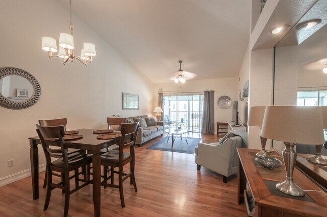 Foto del edificio - 1300 Misty Pines Cir