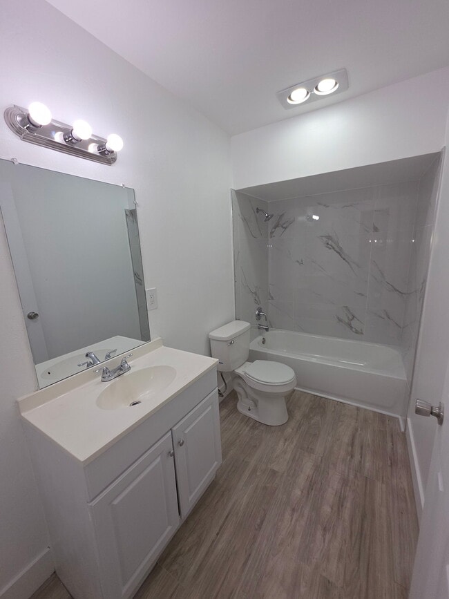 Building Photo - Broadway Apartments