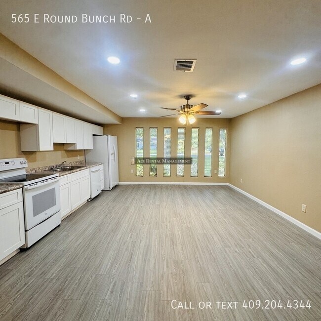 Foto del edificio - 565 E Roundbunch Rd