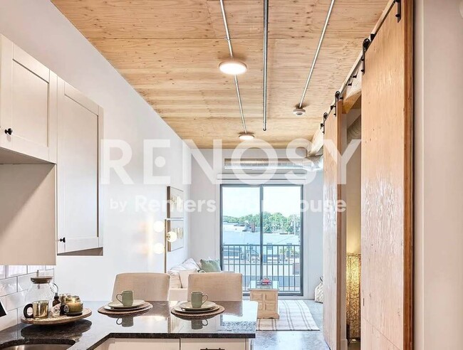 Building Photo - 304 5th St
