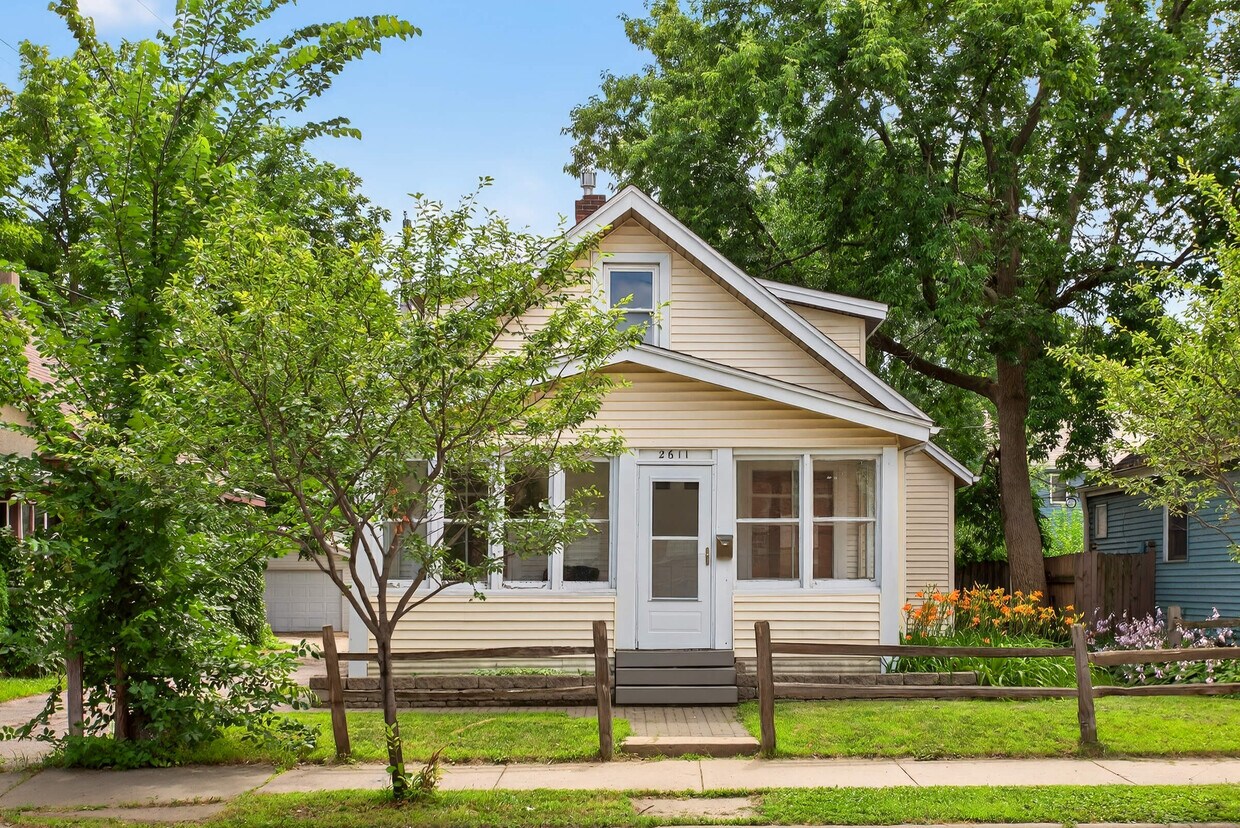 Foto principal - 2611 E 38th St