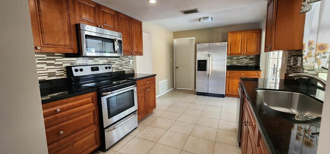 Foto del edificio - 5103 NW 55th Ct