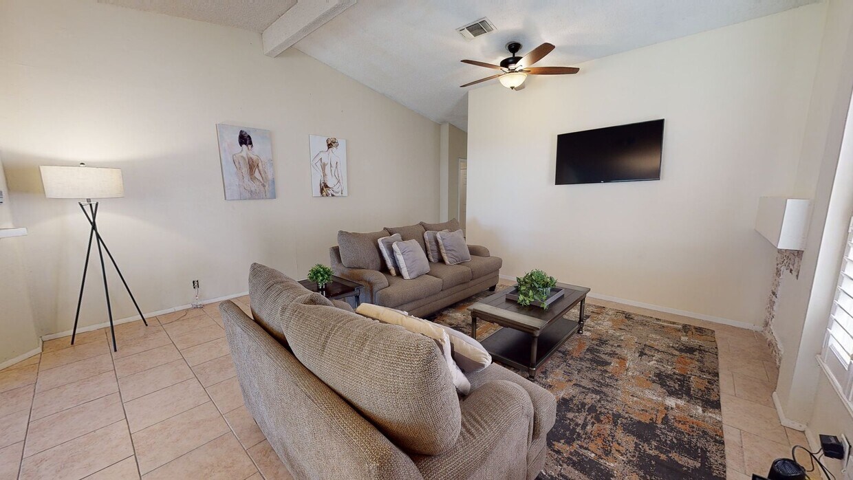 Photo - Spacious San Antonio home with open layout...
