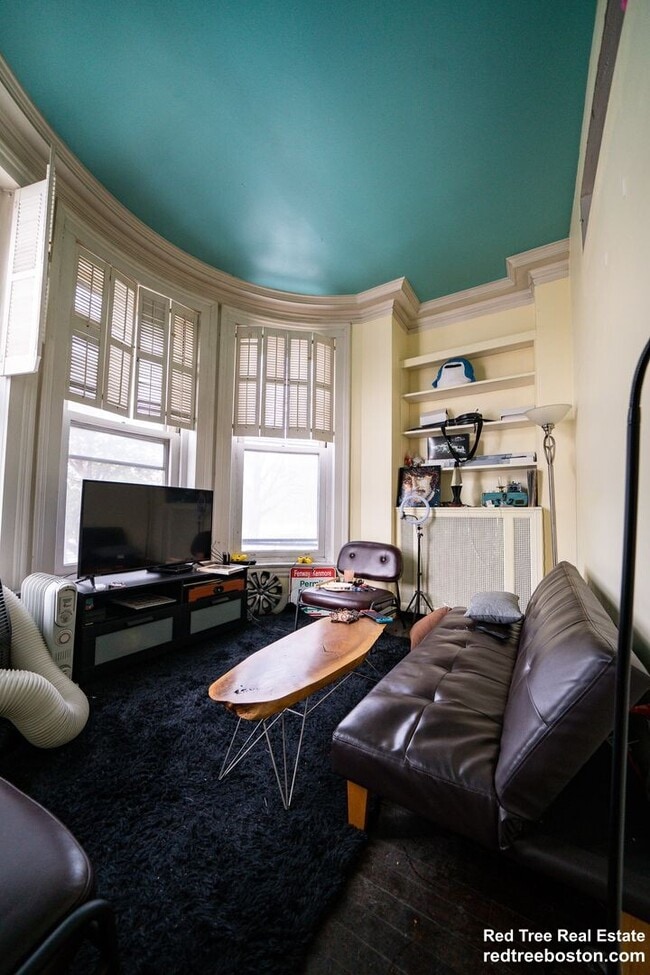 Building Photo - 52 Fenway