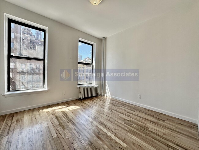 Building Photo - 401 E 68th St