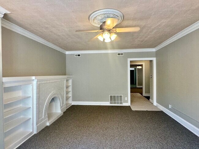 Foto del edificio - 6327 N Oakley Ave