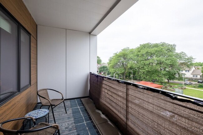 Foto del edificio - 1632 N Franklin Pl