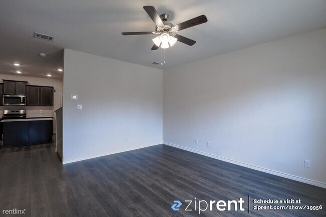 Building Photo - 3 br, 2.5 bath Townhome - 2149 Buffalo Hil...