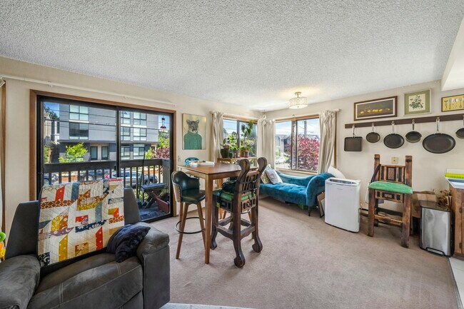 Building Photo - 5101 9th Ave NW