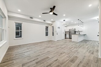 Building Photo - 976 Marjorie St