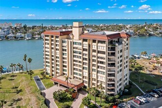 Building Photo - 700 Island Way
