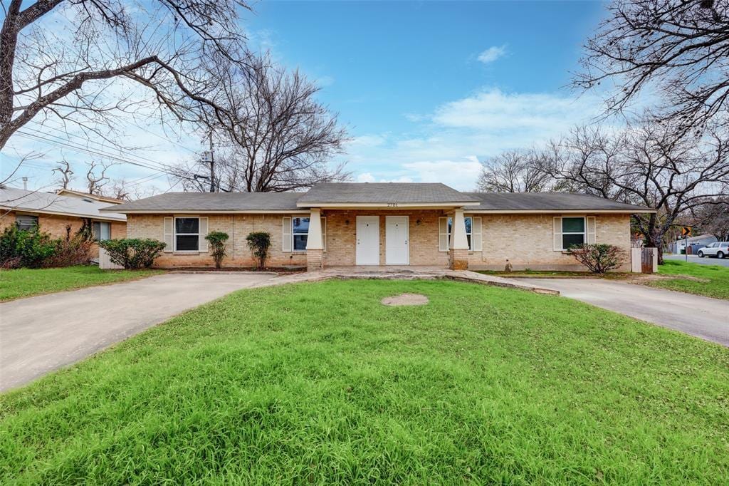Primary Photo - 2701 St Edwards Cir