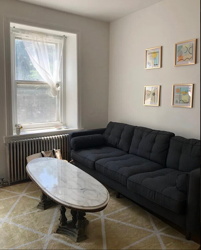 Foto principal - 160 Roxborough Ave