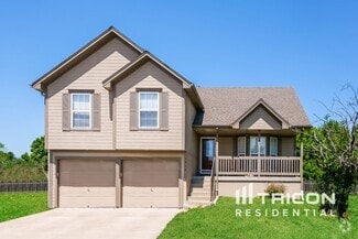 Building Photo - 1716 Lynn Cir