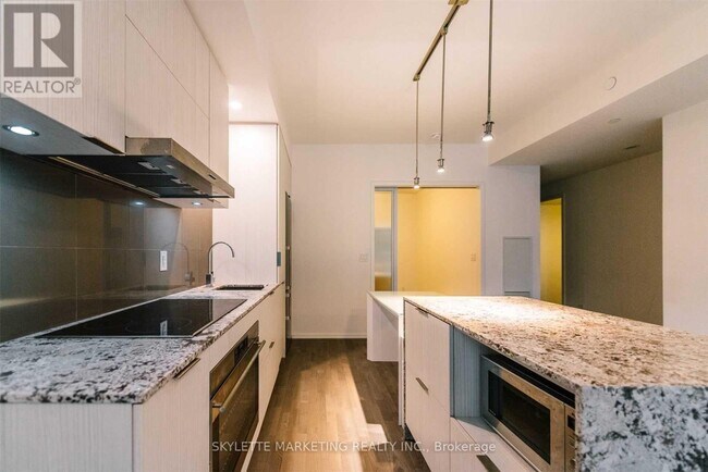 Photo du bâtiment - 1 Bloor St E