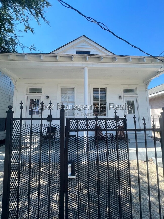 Building Photo - 7714 Oak St