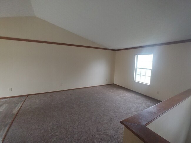 Building Photo - Southwest Schools 3BR, 2 car gar $1350/mo