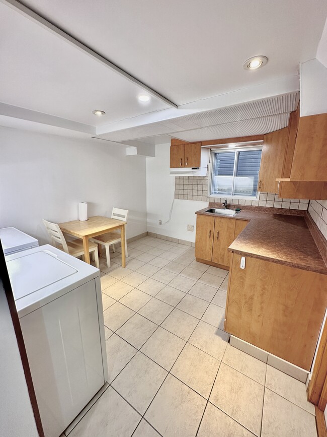 Kitchen - 10650 Rue Verville