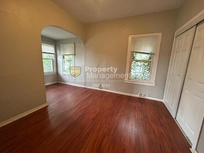 Foto del edificio - 573 Hanley St