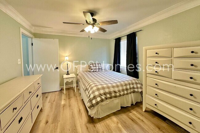 Foto del edificio - Available June
