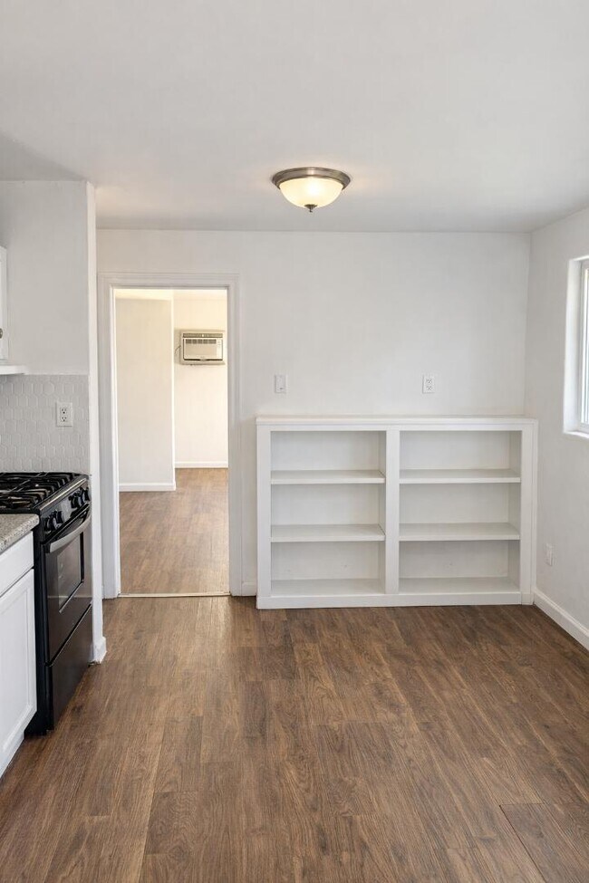 Foto del edificio - 255 Sunset Ave NW