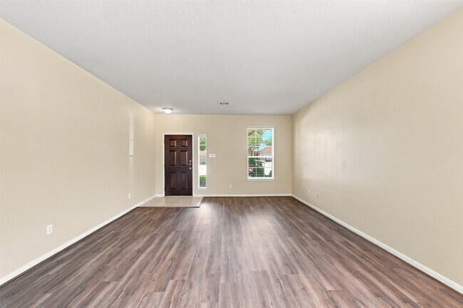 Building Photo - 16726 Vivian Point Ln