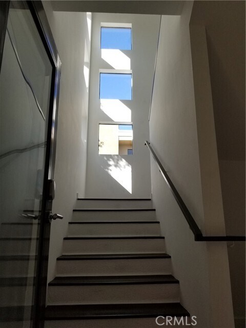 Foto del edificio - 850 E Palm Canyon Dr
