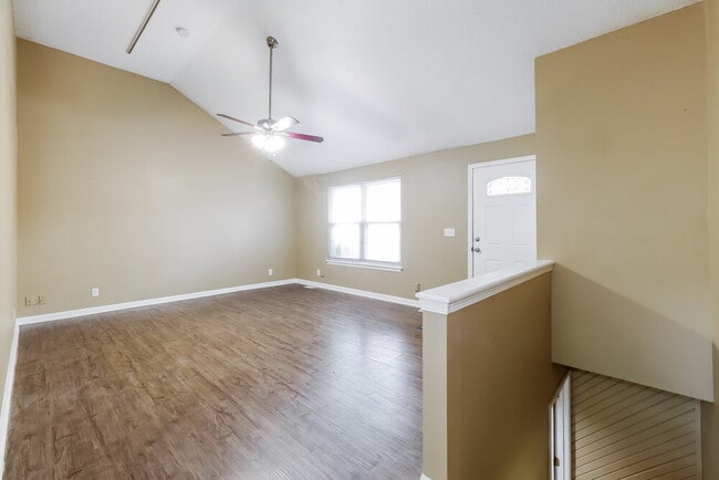 Foto del edificio - 902 Ridge Dr