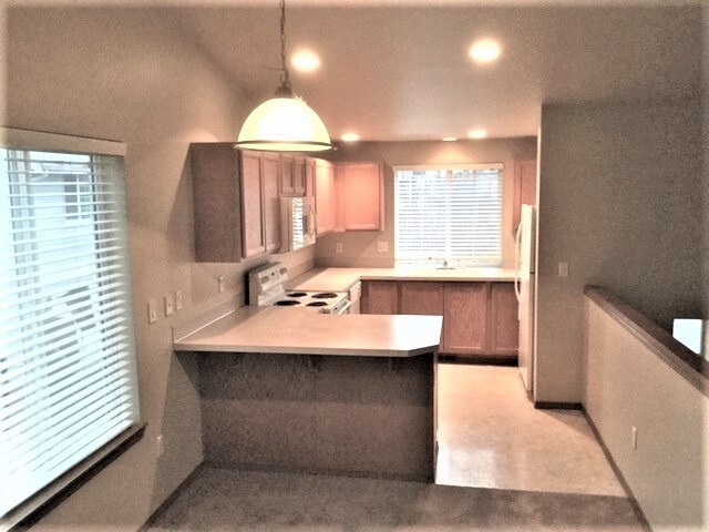 Building Photo - 406 E 49th Street Court