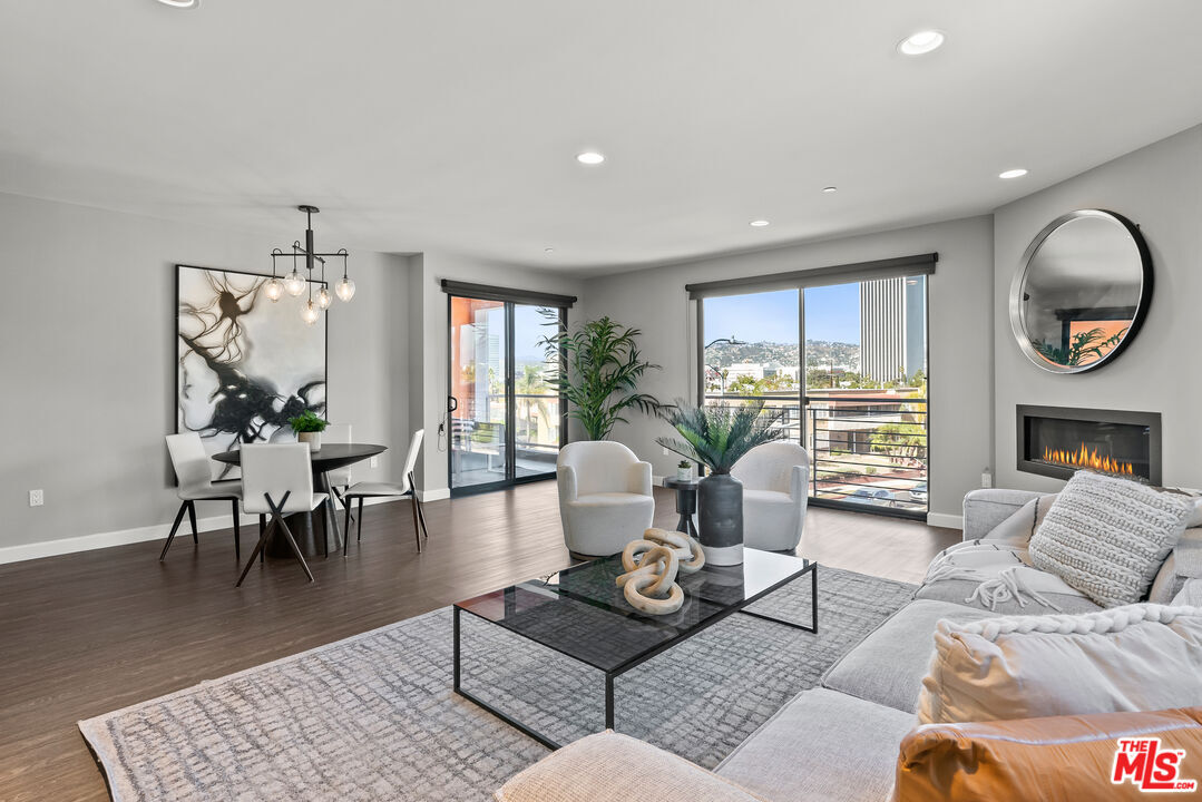 5826 W Olympic Blvd Unit 302, Los Angeles, CA 90036 Condo for Rent in