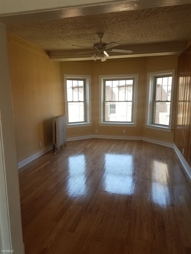 Building Photo - 1 br, 1 bath Apartment - 6932 S Crandon Ave