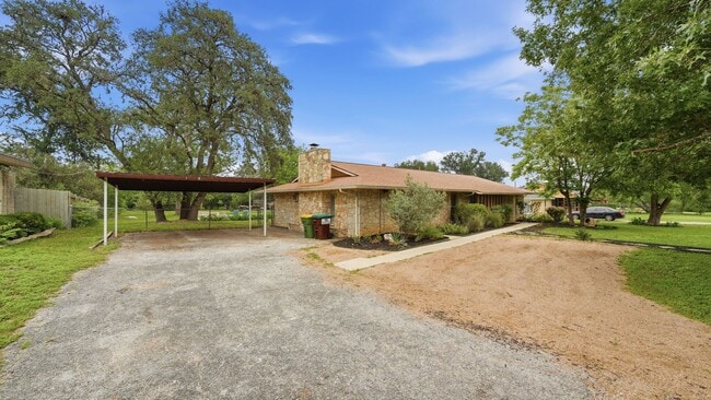 Building Photo - 4 Bedroom with a Pool in Helotes!
