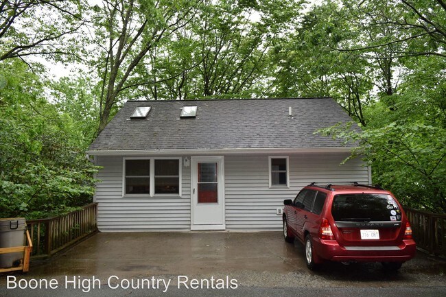 Building Photo - 237 Russell Dr