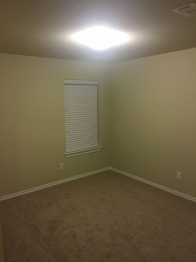 Foto del edificio - 2808 Adams Fall Ln