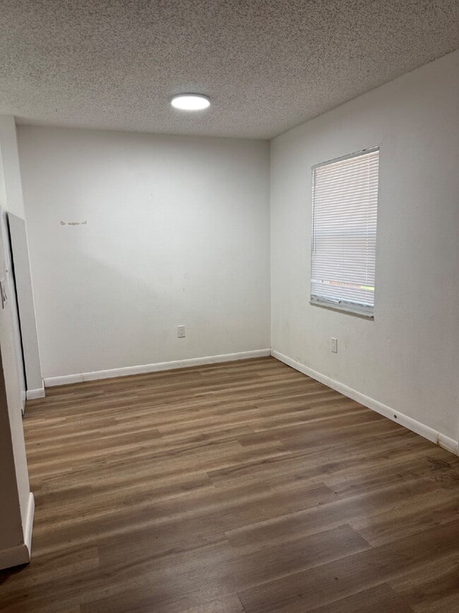 Building Photo - 3012 Allred Dr