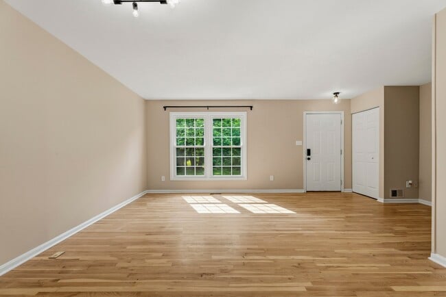 Building Photo - 11640 Pleasant Meadow Dr