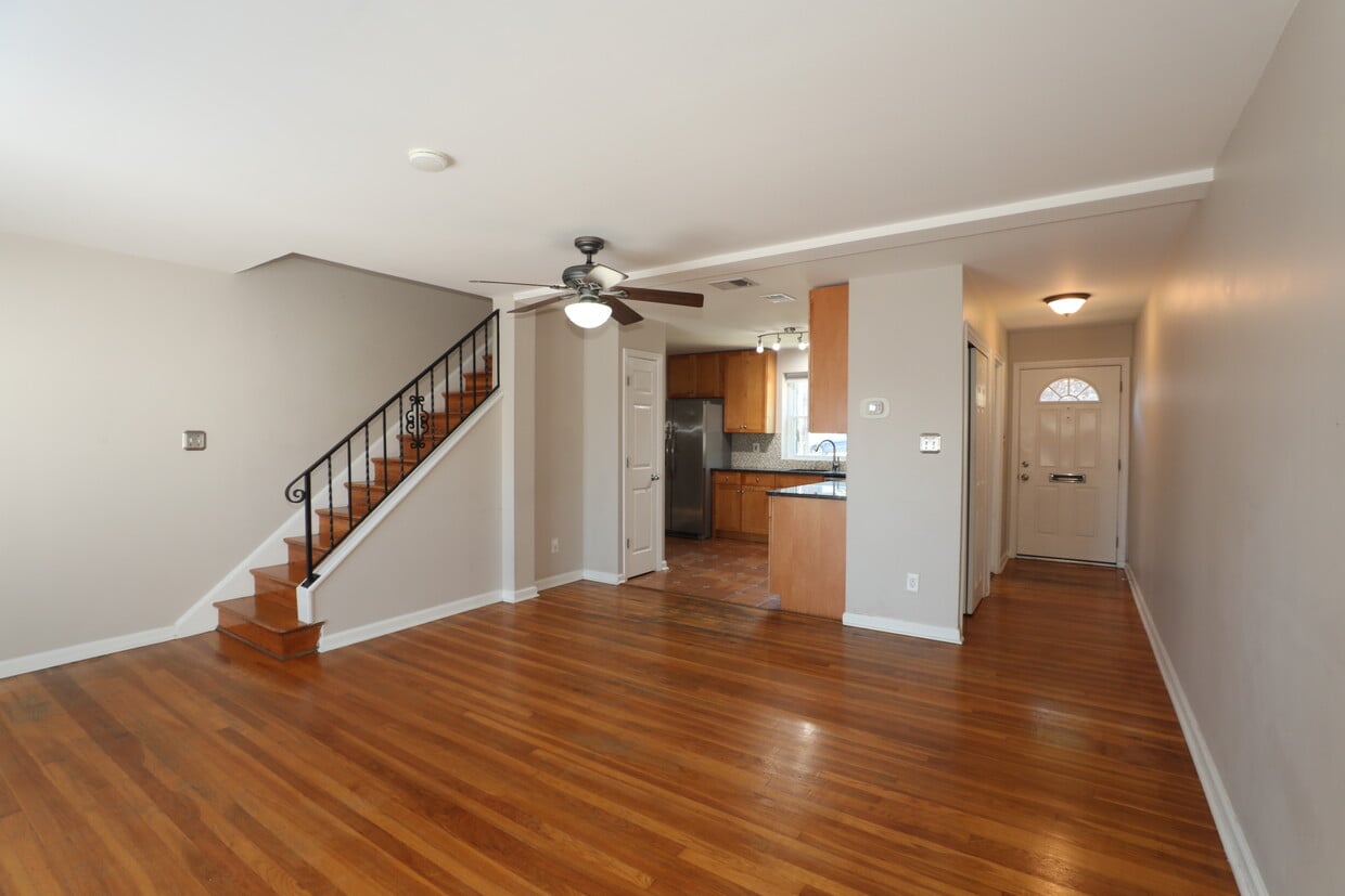 Primary Photo - 209 Guthrie Ave