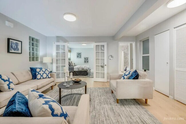 Foto del edificio - 1587 Dolores St