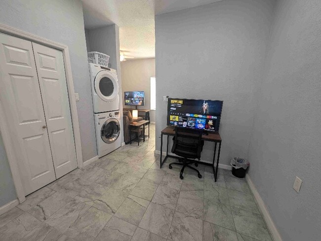 Foto del edificio - 503 E 6th St
