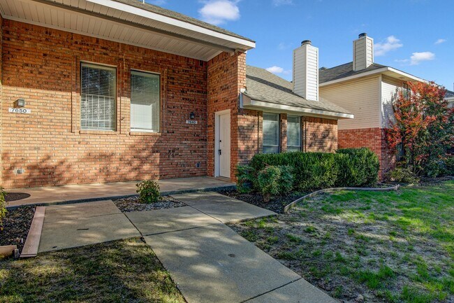 Building Photo - 7640 Kings Ridge Rd