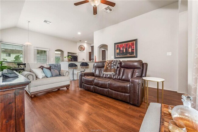 Foto del edificio - 15111 Pidmont Ln